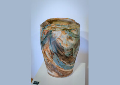 Photo de poterie en colombins _ exposition 2022 au Manoir de Saint-Félix à Rodez